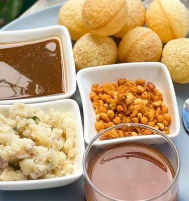 10 pcs Pani Puri Medium Spicy Pack