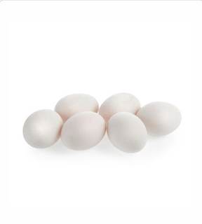 White fresh eggs